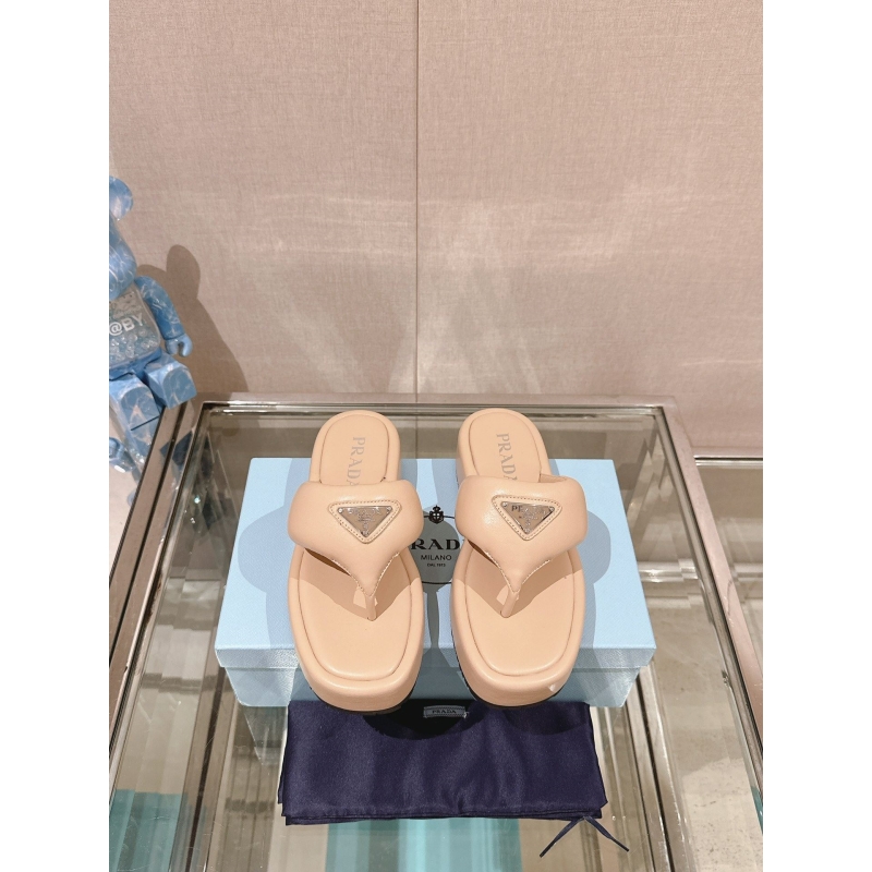 Pra*a slippers